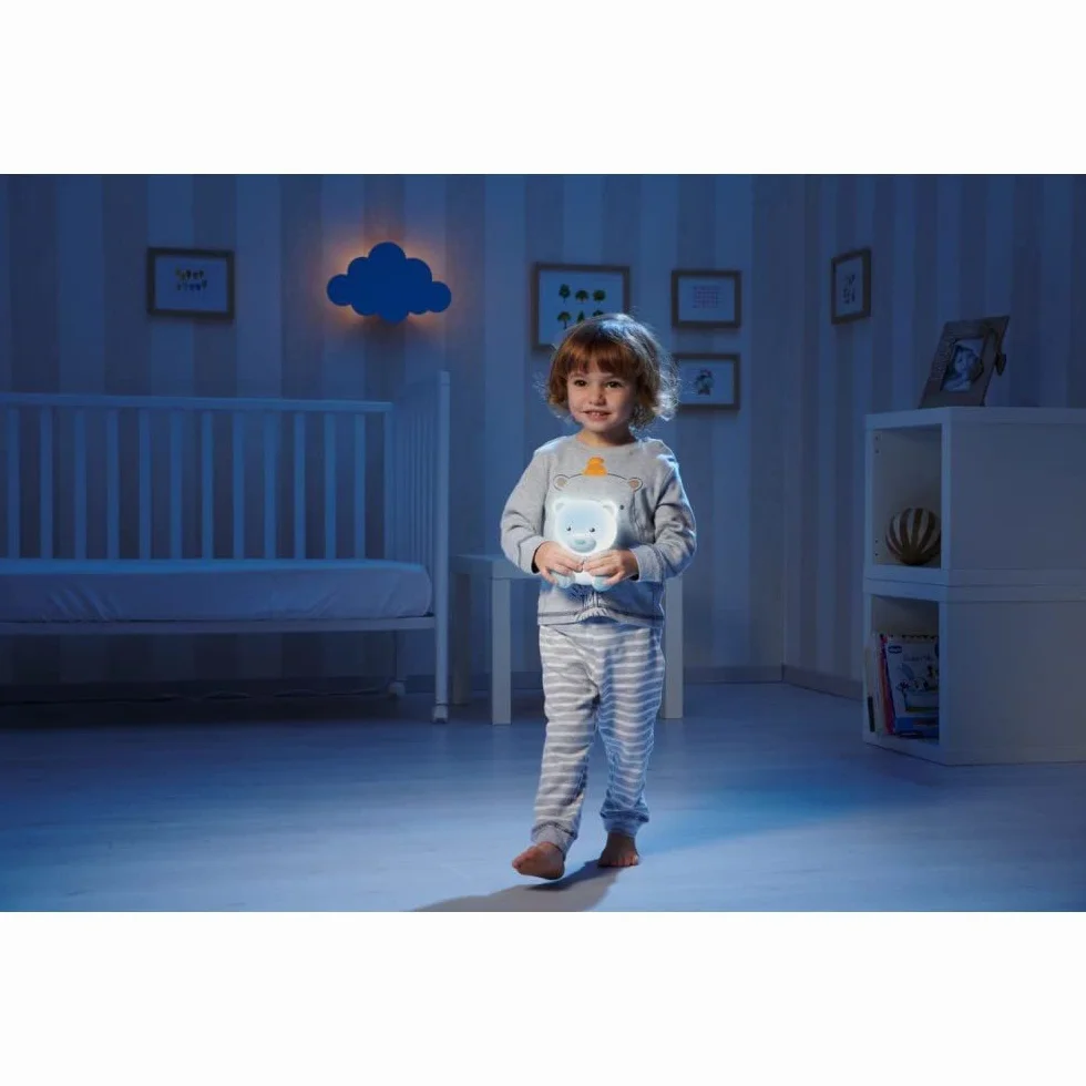 Chicco Lampka Nocna Miś, Przenośna Lampka w Kształcie Misia z Muzyką Klasyczną i Relaksującymi Dźwiękami, Dwa Tryby Ewolucji, Lampka Nocna i Przenośna Lampka Przewodnika, Niebieska, 0m+