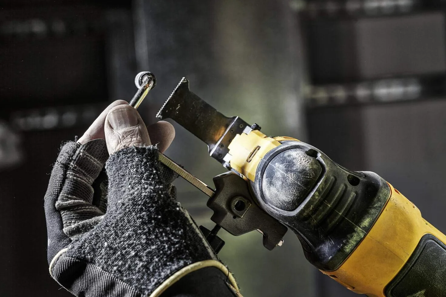 DEWALT Funkcjonalny Multi-herramienta oscilante 300w + 30 accesorios dla profesjonalistów i majsterkowiczów do pracy profesjonalnej 300w