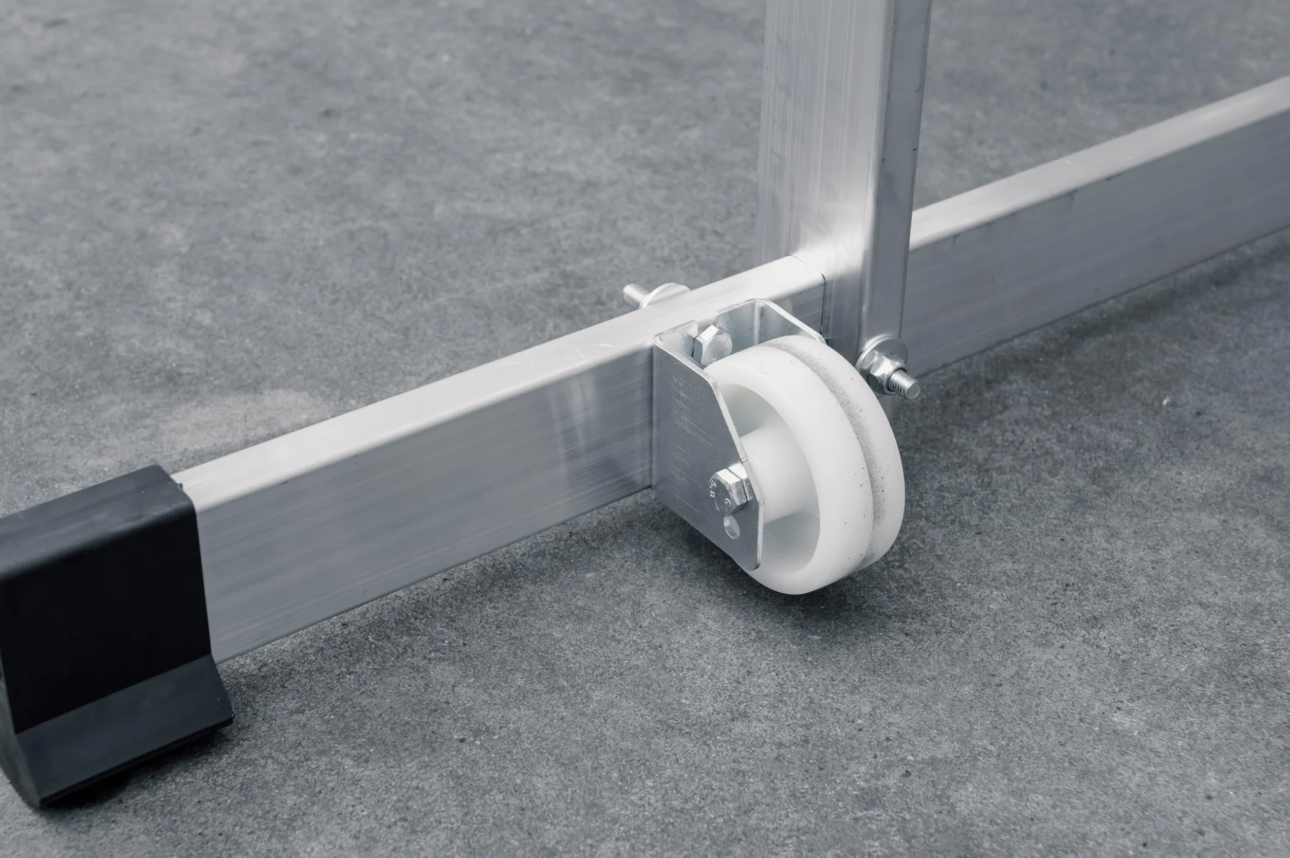 DRABEST Aluminiowe rusztowanie drabinowe Rusztowanie przegubowe Antypoślizgowe rusztowanie budowlane Rusztowanie jezdne o nośności do 150 kg – wysokość robocza 4 m