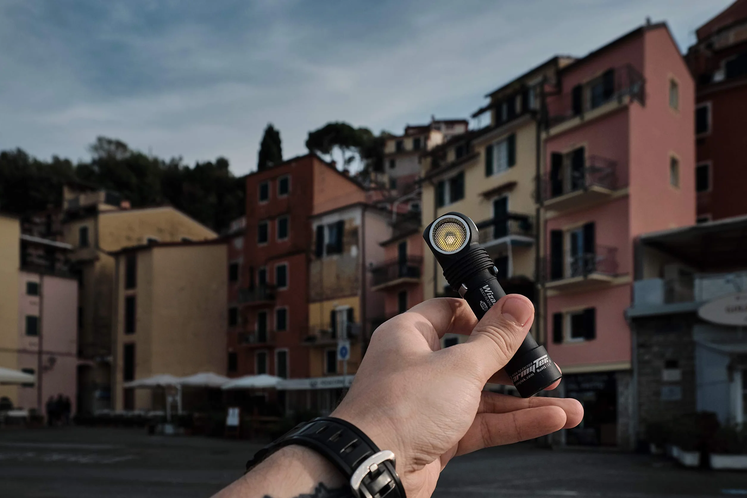 Armytek Wizard latarka magnetyczna USB 18650 z akumulatorem litowo-jonowym, 1120 lumenów, wielofunkcyjna latarka czołowa