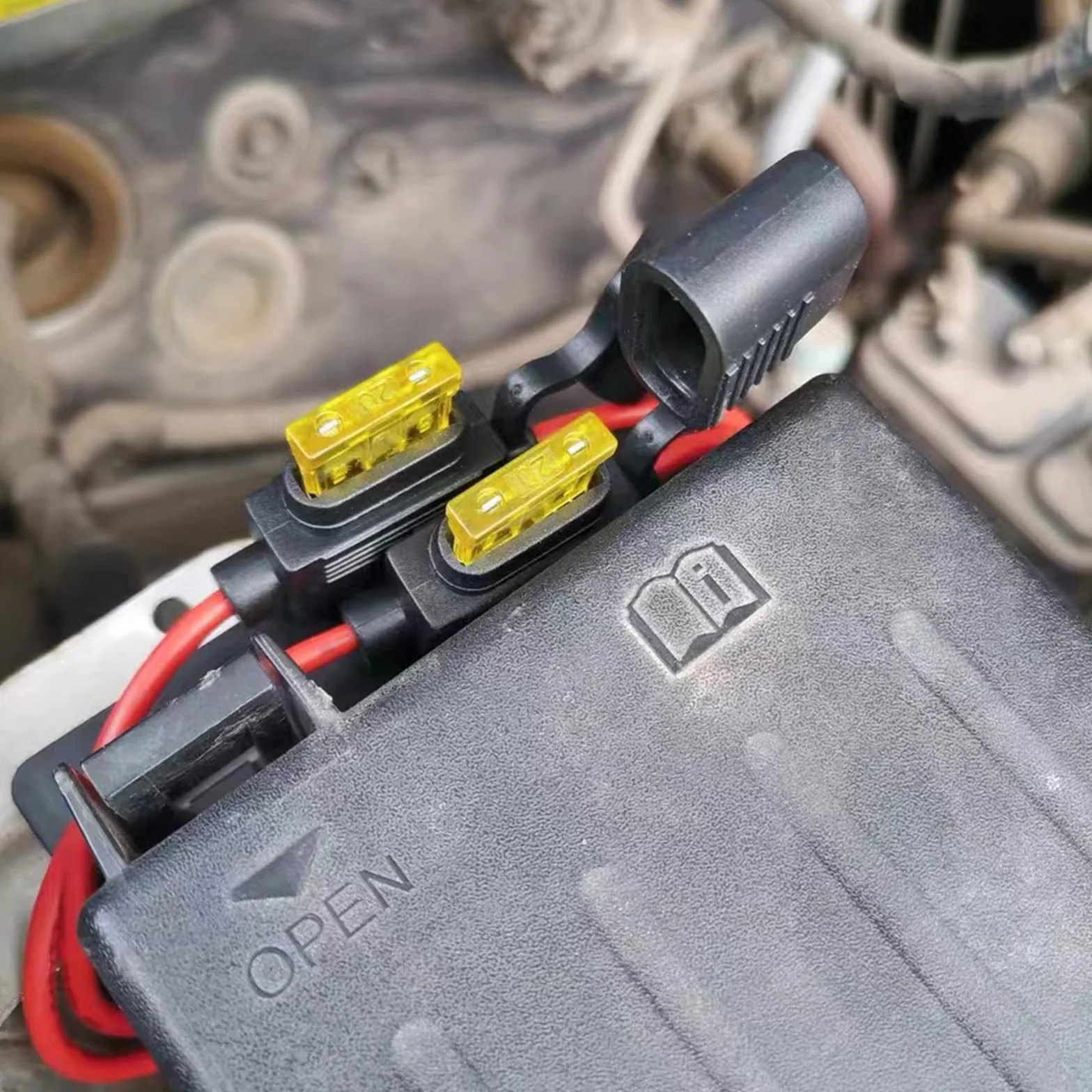 Samochód Bezpiecznikowy uchwyt do samochodu, standardowy 14AWG, 2 sztuki, kabel miedziany, 20 A, do ciężarówek