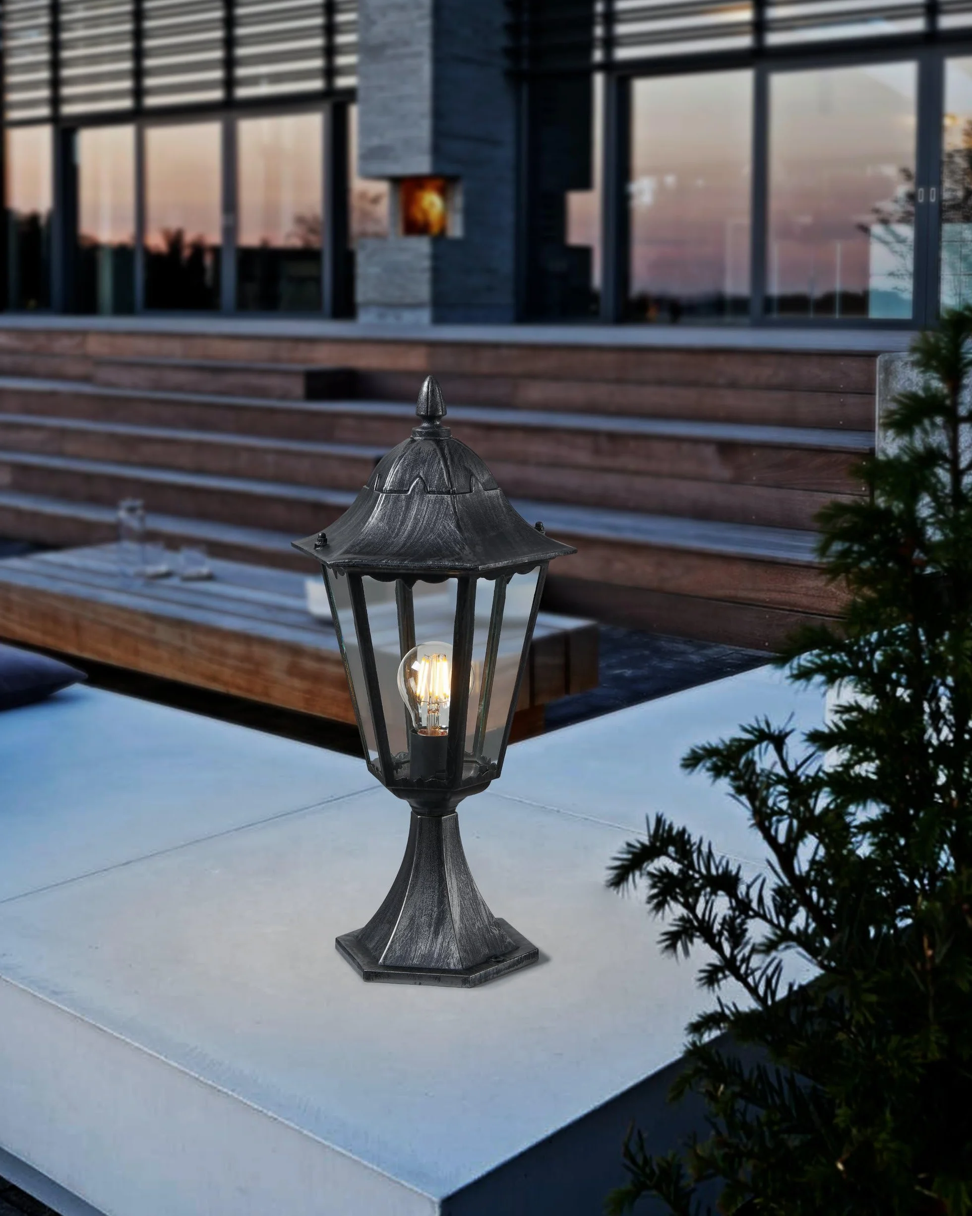 EGLO Navedo zewnętrzna lampa cokołowa Navedo, 1-punktowa lampa zewnętrzna, lampa cokołowa z odlewu aluminiowego w kolorze czarnym ze srebrną patyną i szkłem w kolorze przezroczystym, oprawka E27, IP44
