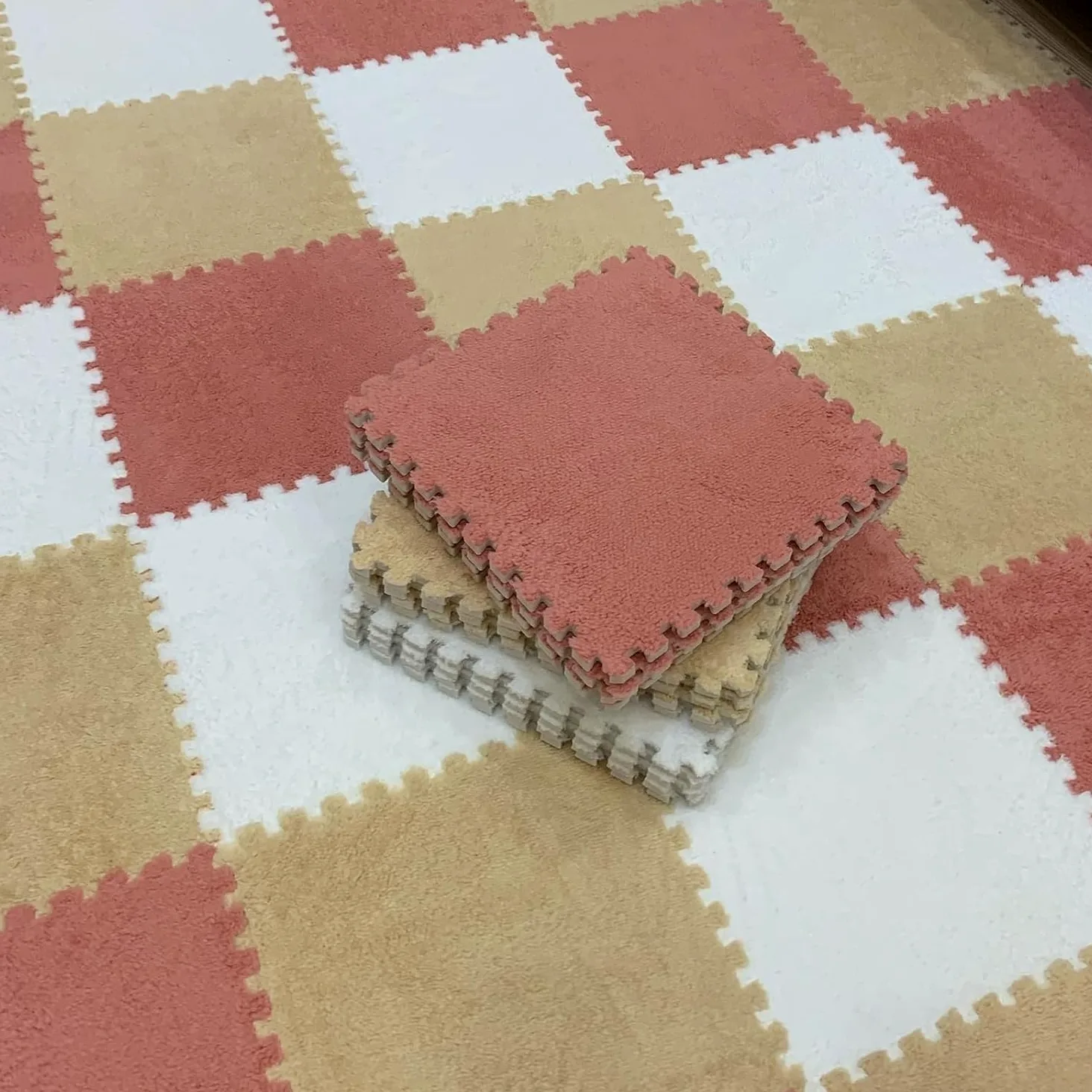 Płytki piankowe kwadratowe do łączenia 12x12x0,4 cala, pogrubione, pluszowe, układanki, piankowe dywany do zabawy, kudłate(Red+Apricot+White,10pcs)