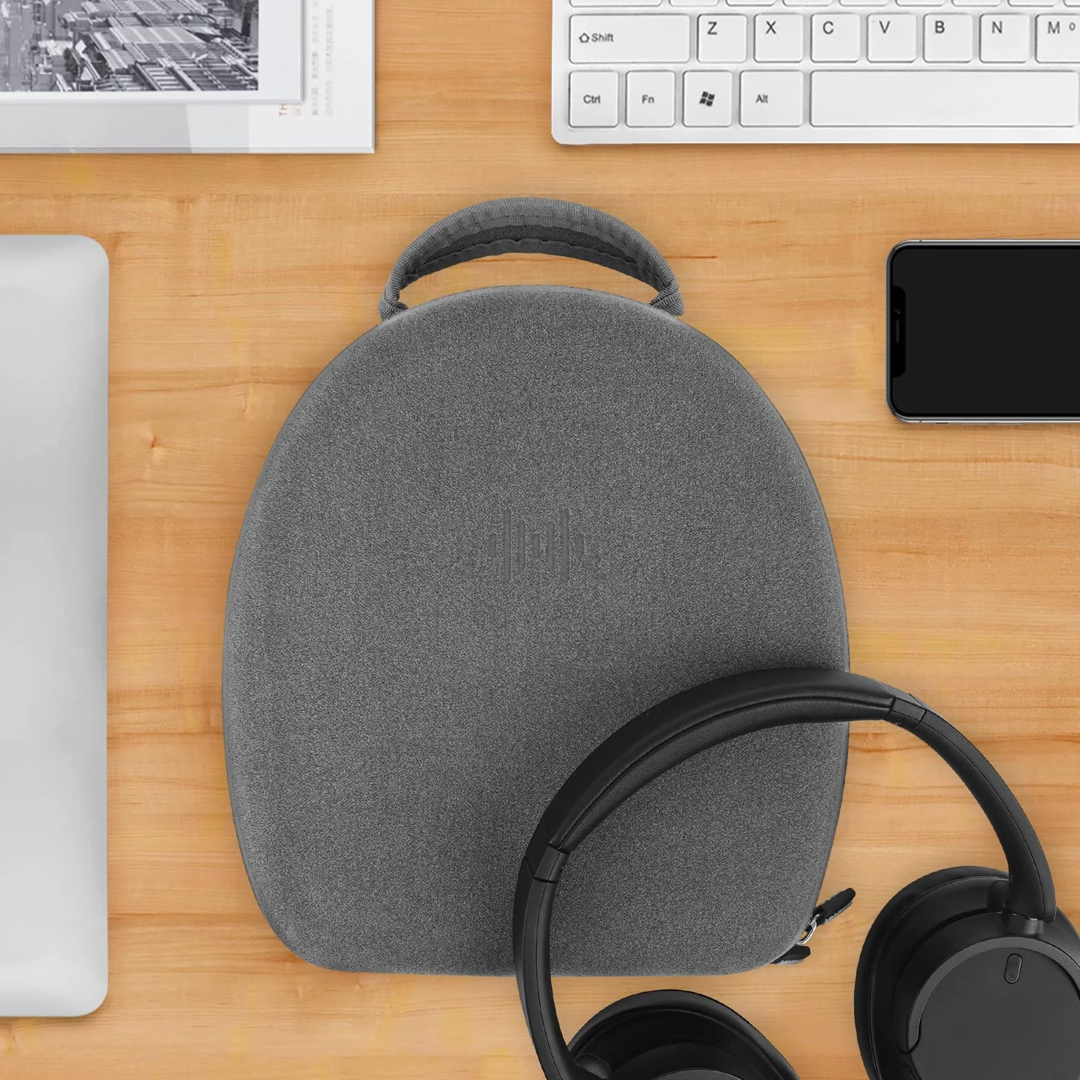 Etui na słuchawki Geekria Shield kompatybilne z Sony WH-1000XM6/1000XM5/1000XM4, WH-CH720n i więcej, zamienne ochronne etui z twardą skorupą z przechowywaniem kabli (Mikrofibra Szara)