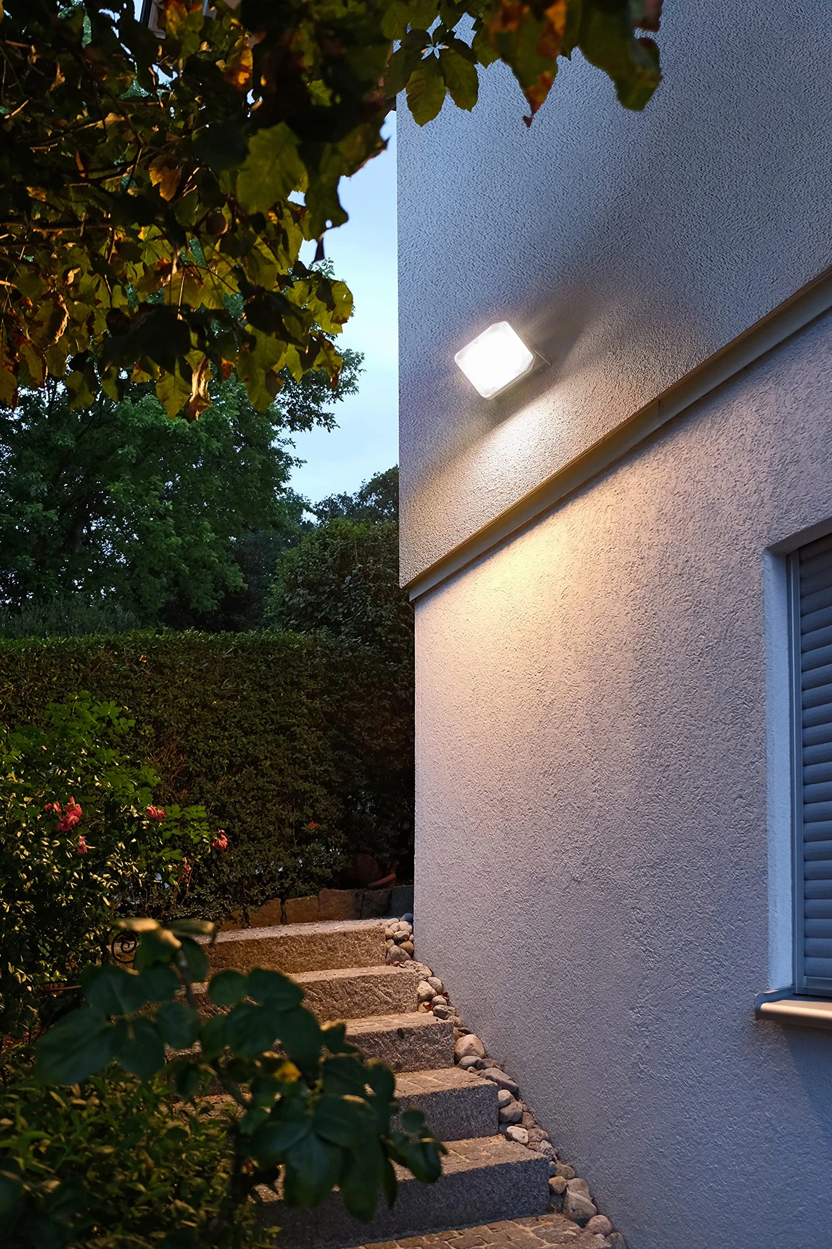 Brennenstuhl Reflektor LED Al 2050 / Reflektor LED Na Zewnątrz 2080 Lumenów, 20 W, Ciepłe Białe Światło 3000 K, Ip44
