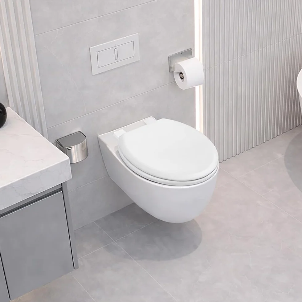 Deska sedesowa z drewnianym rdzeniem, kolor biały matowy – Soft-Touch i ultra gładka (bez skórki pomarańczowej), wolnoopadająca i szybkie zapięcie (Easy-Clean), kształt O, rozstaw otworów 155 mm