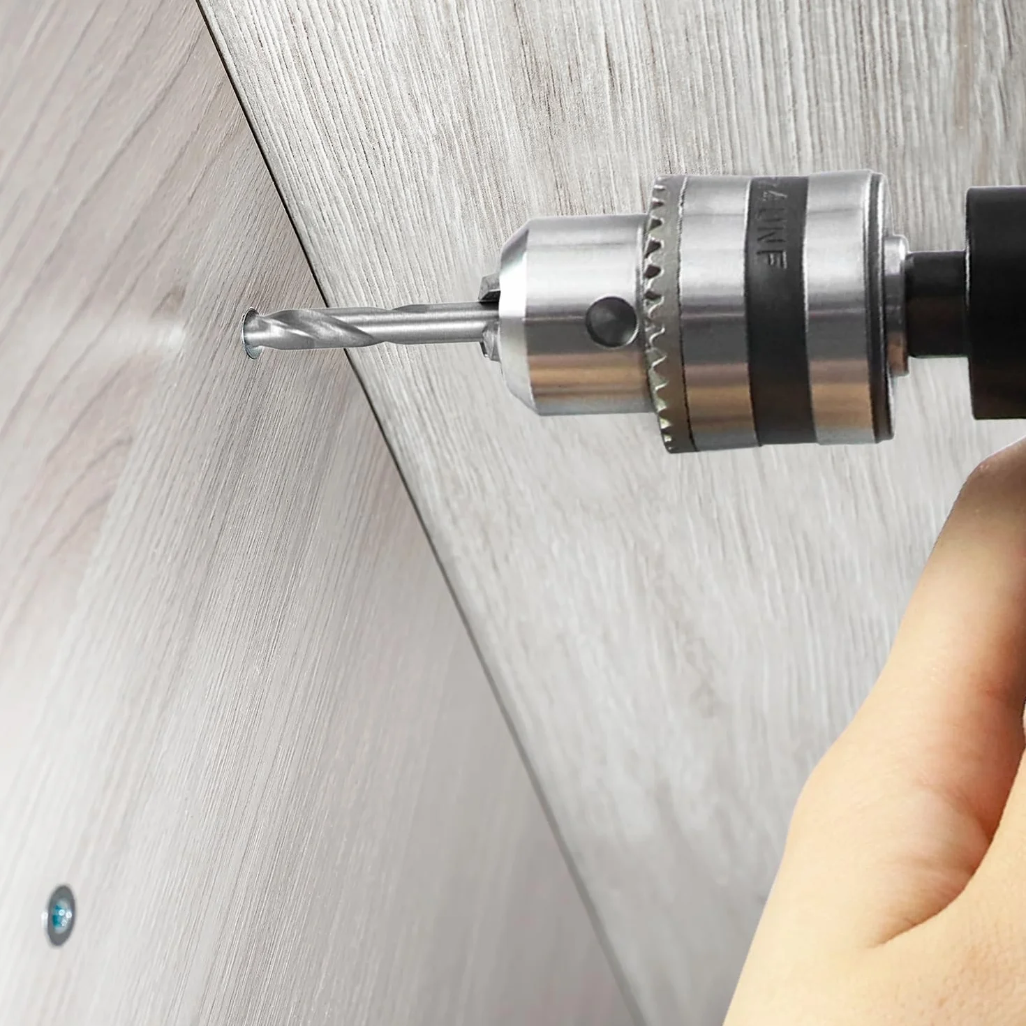 QWORK® Adapter do wierteł kątowych, uchwyt kątowy 90°, uchwyt wiertarski 0,8-10 mm, stop aluminium, maksymalny moment obrotowy 25 Nm