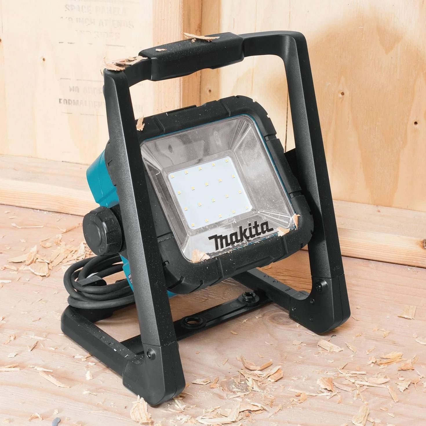 Makita DML805 Reflektor Budowlany LED 10 W 230 V Czarny/Turkusowy 26,42 x 33,02 x 16,51 cm