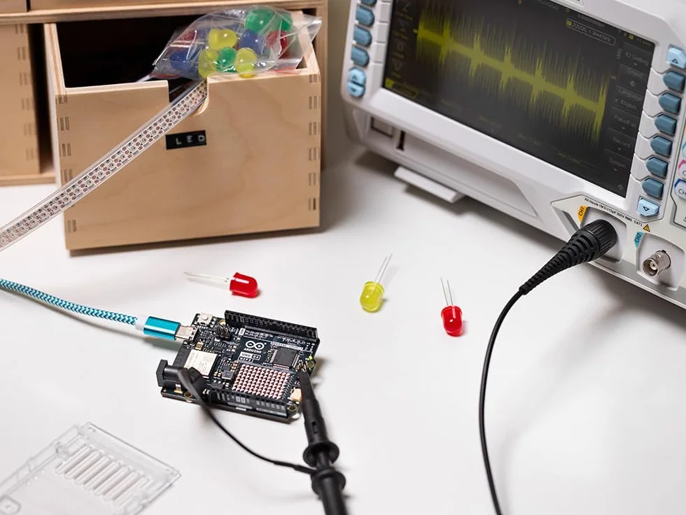 Arduino UNO R4 WiFi ABX00087 Płyta rozwojowa ARM Wi-Fi Bluetooth IoT automatyzacja