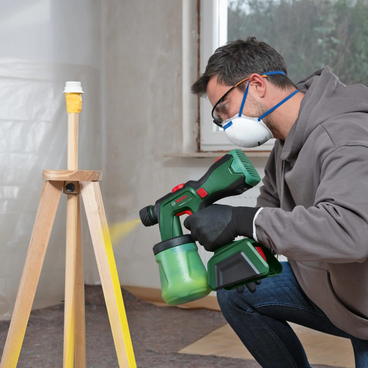 Bosch akumulatorowy pistolet natryskowy AdvancedSpray 18V-500 (do farb dyspersyjnych/lateksowych, lazur i lakierów, 3m²/min, 2 pojemniki 1 200 ml, akum. 4Ah i ładowarka)