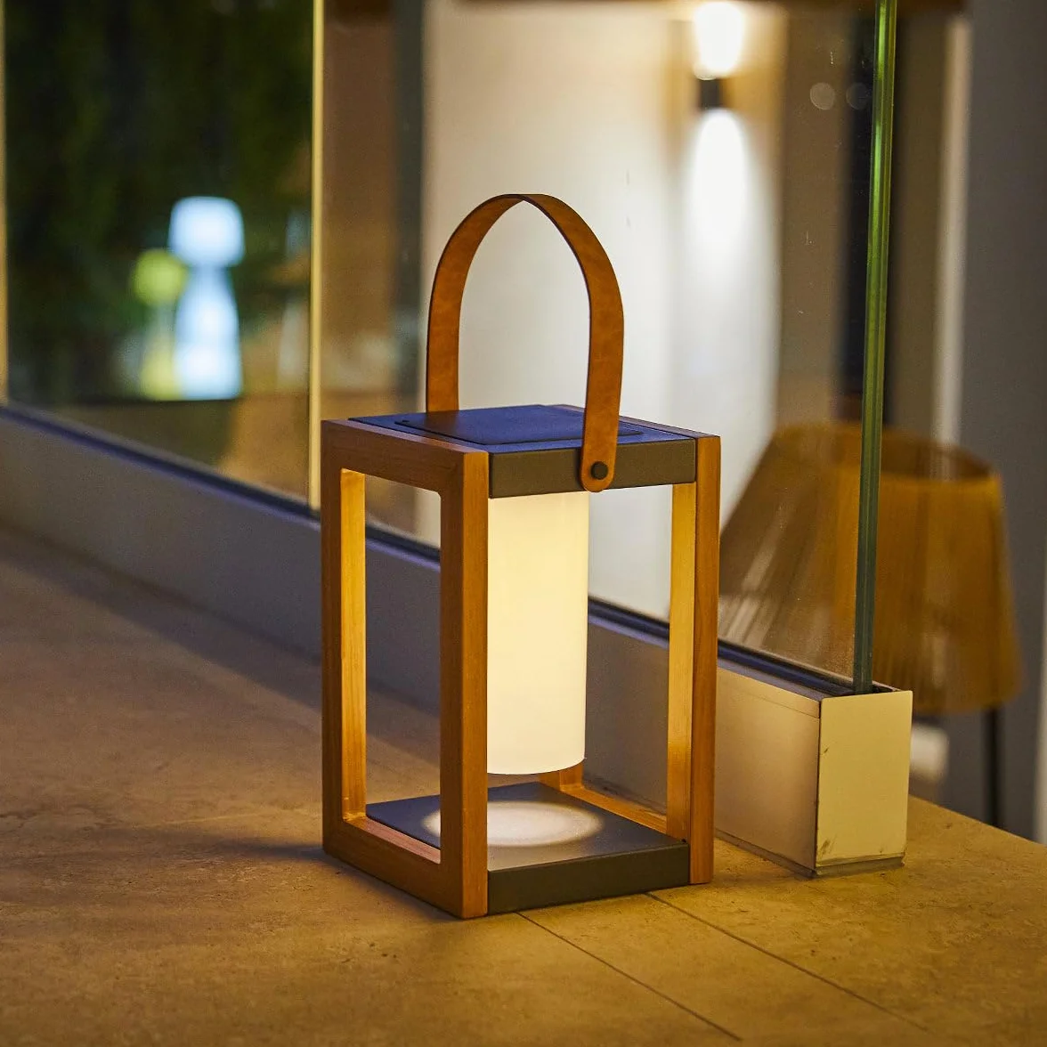 Lumisky SERAPHINA Lampa solarna LED biała z panelem słonecznym H32cm