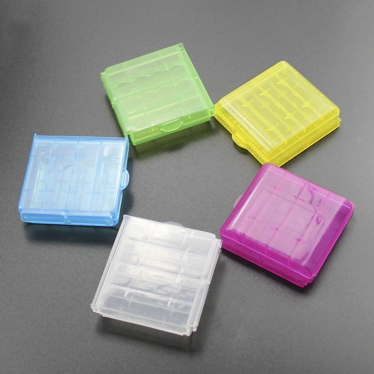 Xmart Kolorowe Plastikowe Pudełko do Przechowywania Baterii 12-Pak na 4xAA/4xAAA Wodoodporne