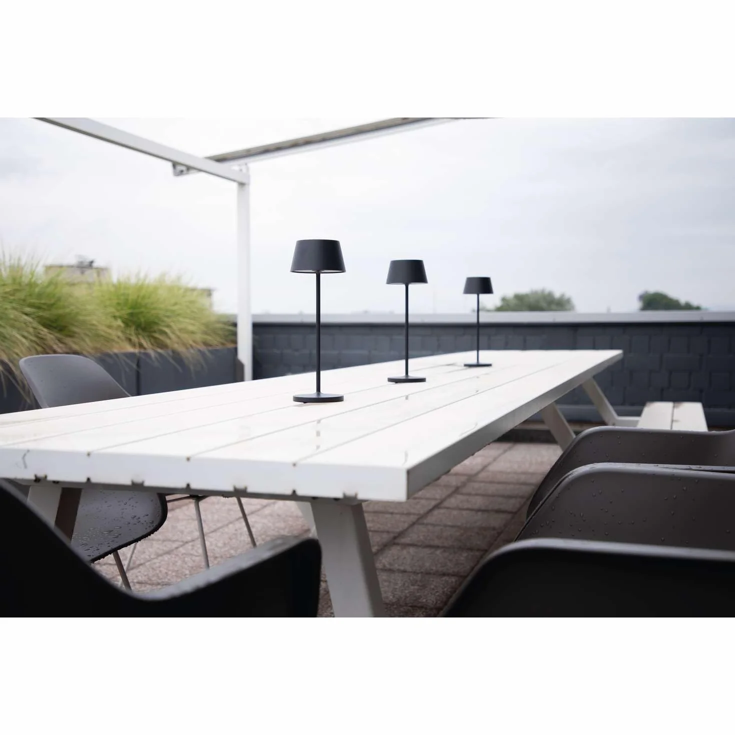 MAUL Lampa akumulatorowa MAULnina antracytowa LED bez kabla | ciepłe światło 2700 K, płynne ściemnianie, obsługa dotykowa, ładowanie USB-C, IP54 na balkon, do 10 h pracy
