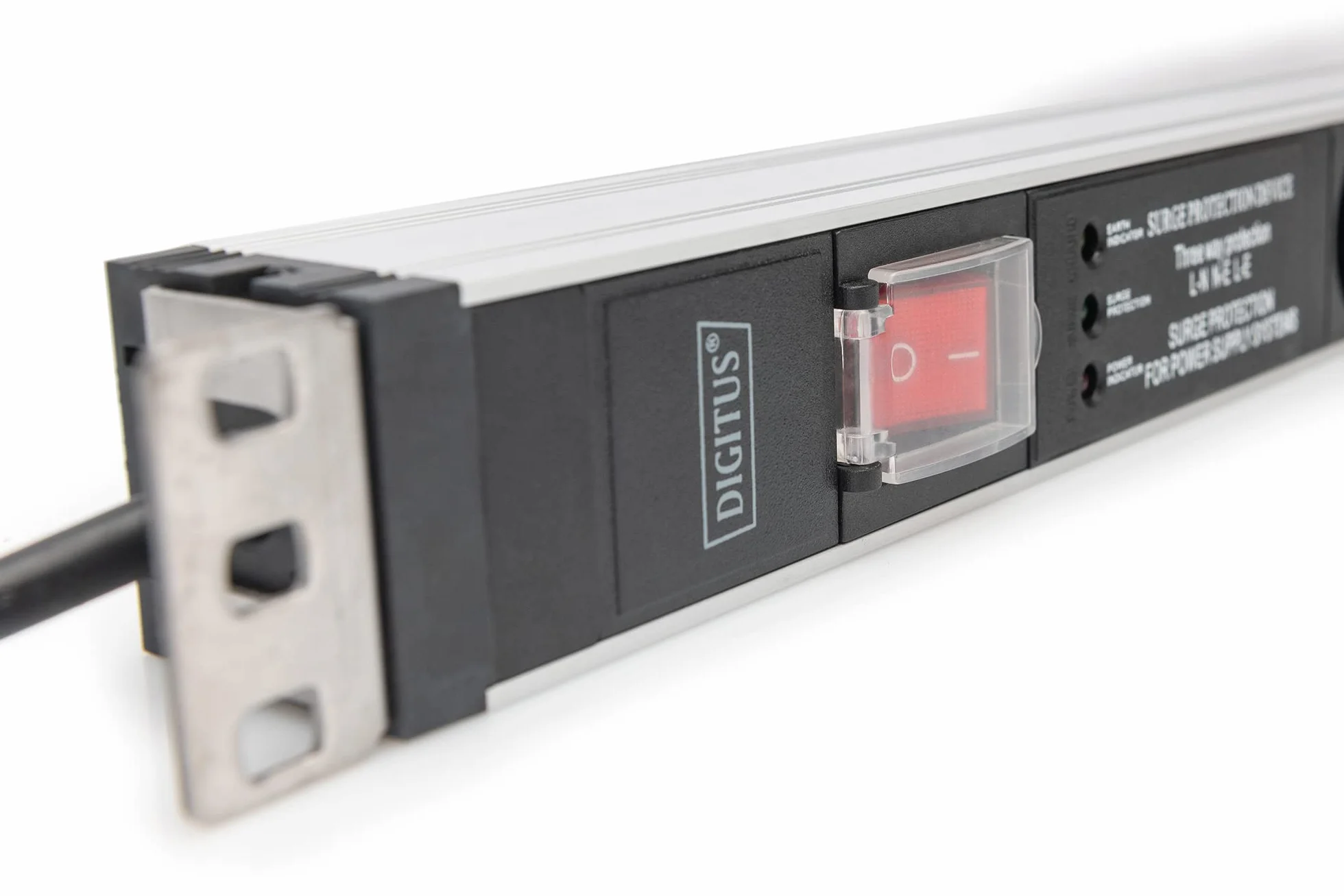 Listwa zasilająca DIGITUS 19" – 5 gniazd – 1U – z filtrem sieciowym, zabezpieczeniem przeciwprzepięciowym, wyłącznikiem – 230 V AC 50/60 Hz – 16 A – 3600 W – do szaf sieciowych i serwerowych 19”