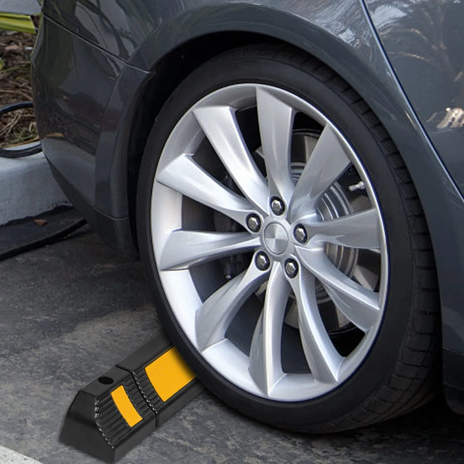 UISEBRT Gumowy stoper parkingowy do garażu – 2 gumowe stopery parkingowe, bariera parkingowa z paskami odblaskowymi do garażu i parkingu, 60 x 12 x 10 cm, czarny + żółty (2 sztuki)