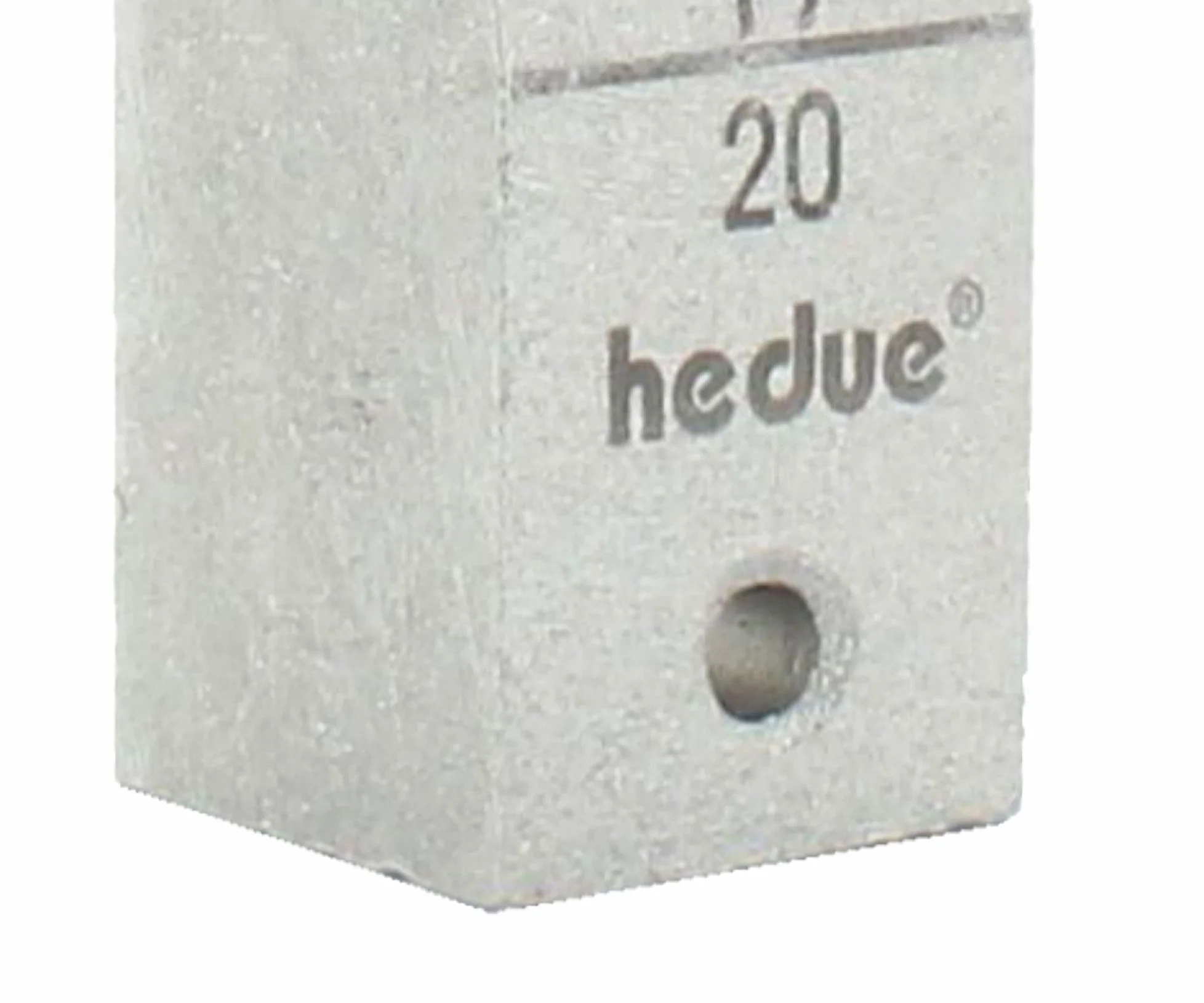 Klin pomiarowy S600 – pomiar nierówności, nachylenia i szczelin, wykonany z aluminium, z zakresem pomiarowym 1-20 mm, odczyt 1 mm