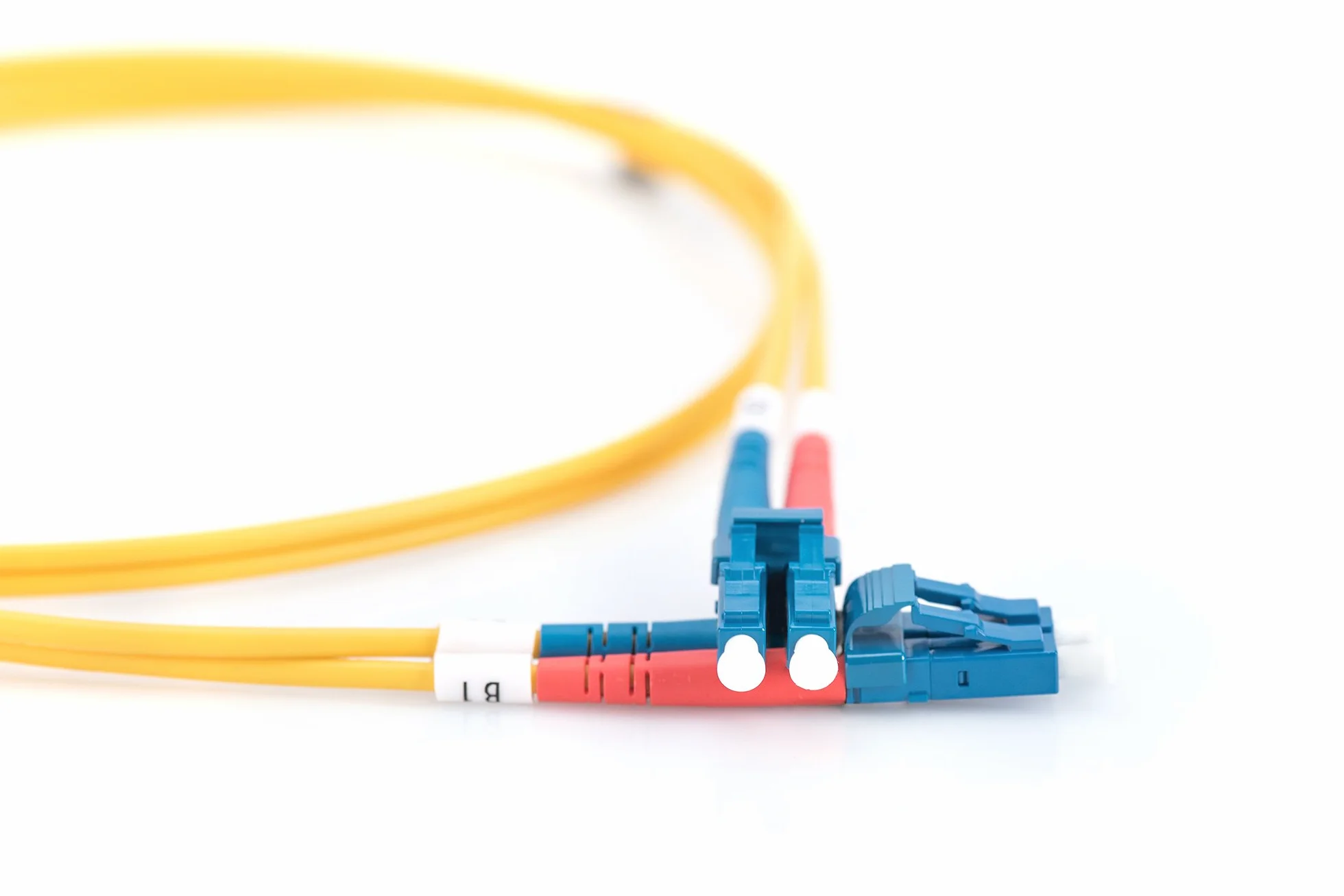 DIGITUS DK-2933-02 Kabel Światłowodowy OS2 2 m LC Dupleks 1/10 Gbit/s SM Jednomodowy 9/125 µ Żółty