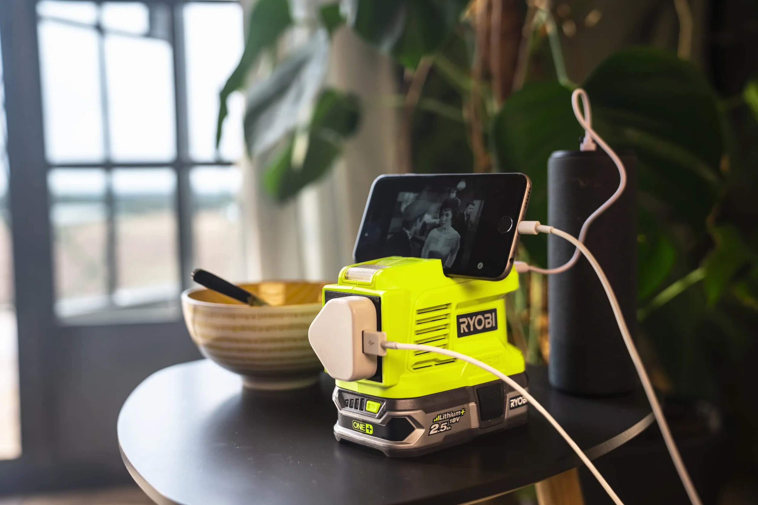 Ryobi Przetwornica 18V RY18BI150A-0, 150 W