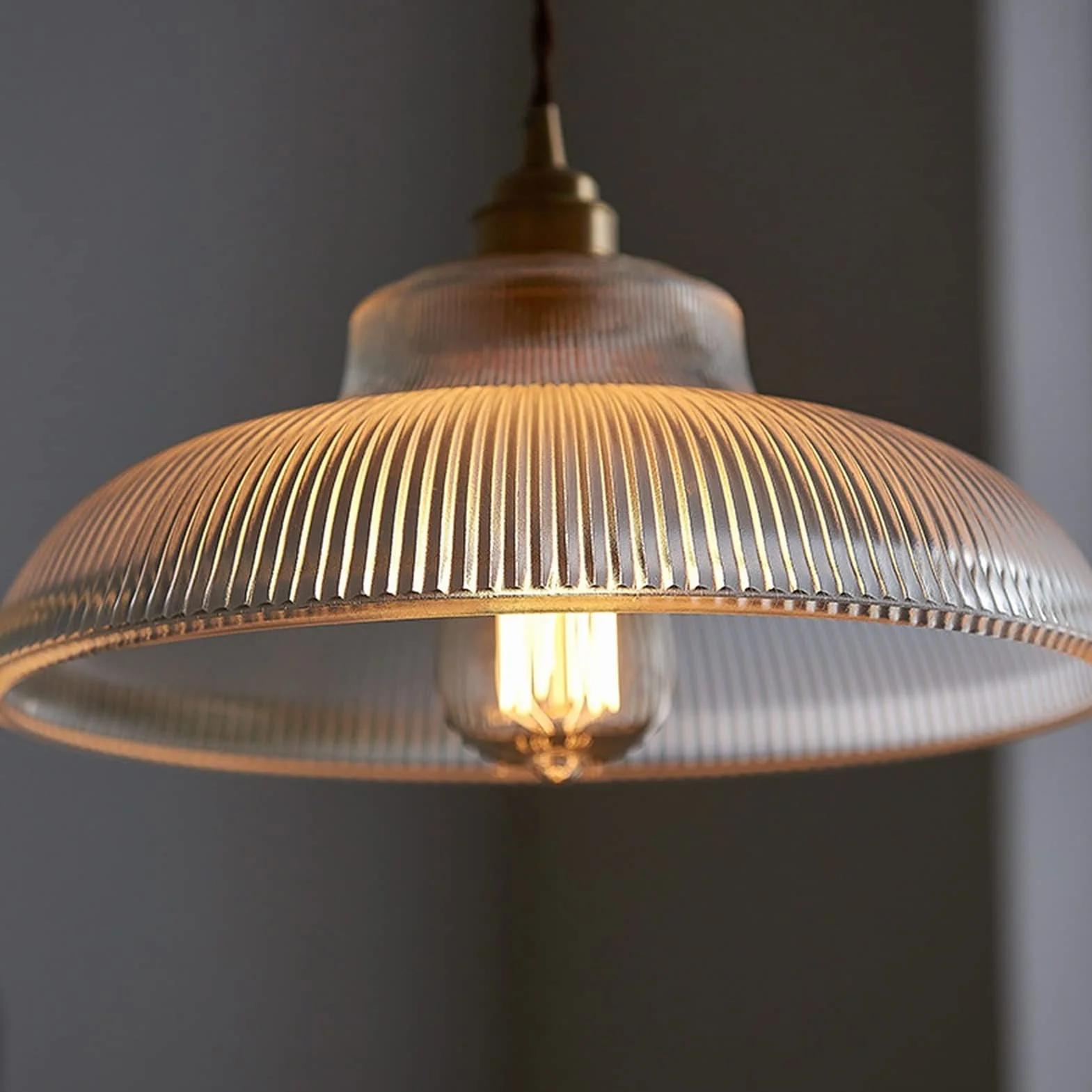 nordycka lampa wisząca kreatywny szklany klosz lampy wiszące sufit wiszący żyrandol mosiężna podstawa lampa wisząca dekoracyjny salon, przedpokój, kuchnia, jadalnia Interesting