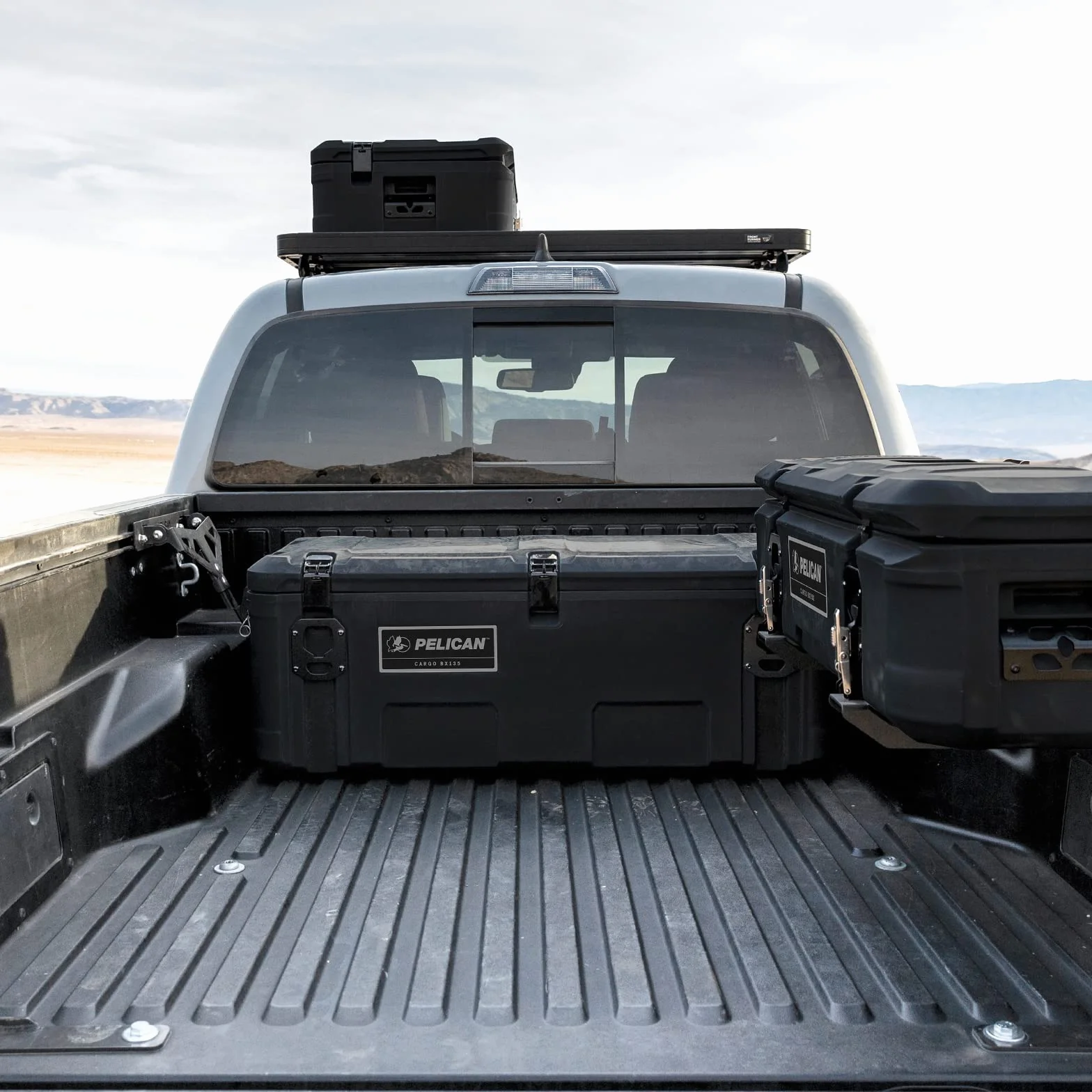 Pelican Cargo Case BX135 skrzynka narzędziowa do ciężarówki, bagażnik dachowy i łóżko ciężarówki, pokrowiec Overland, wodoodporny schowek do użytku na zewnątrz (czarny), czarny -, Cargo