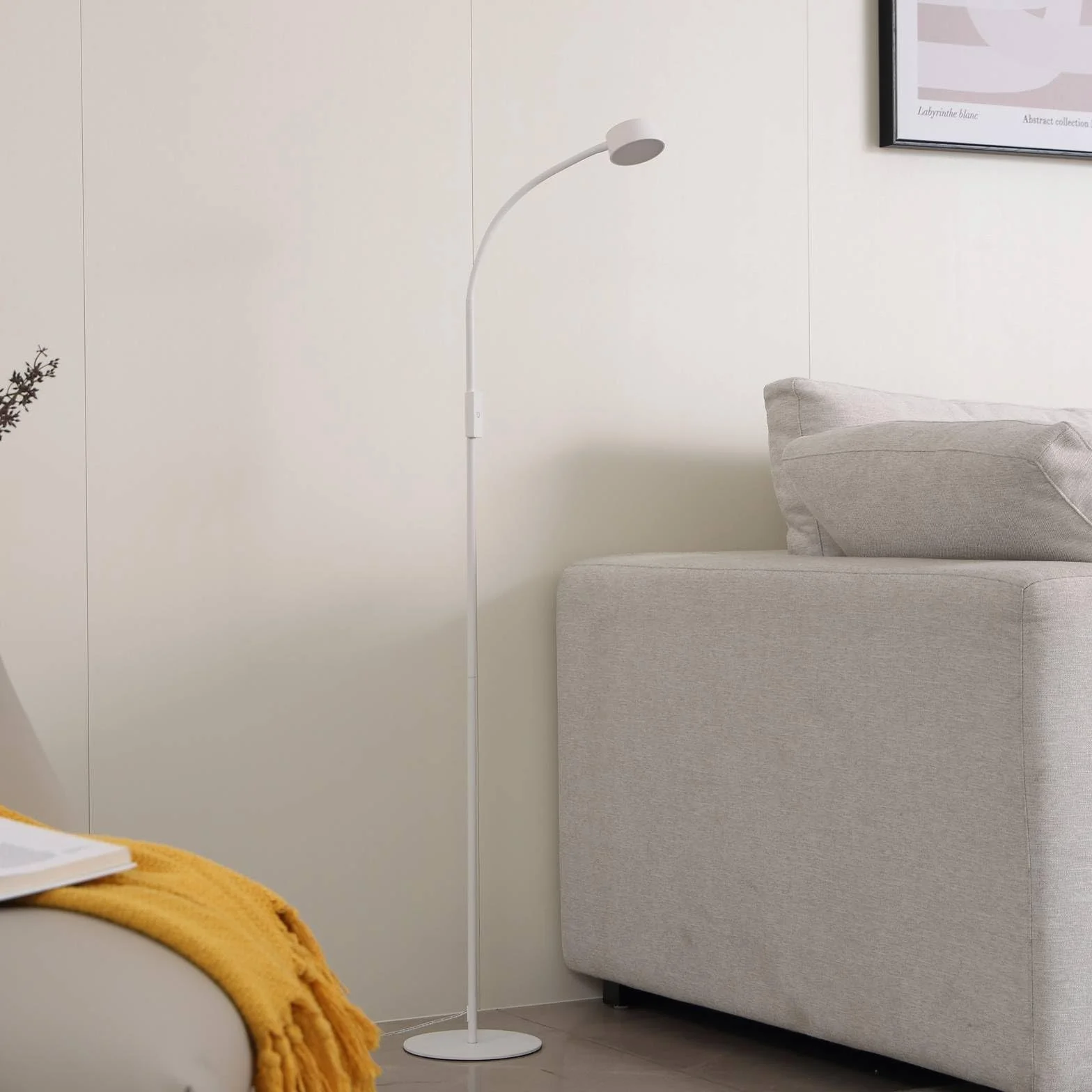 Lindby lampa podłogowa LED 'Maori' z możliwością ściemniania, styl nowoczesny, m. in. do biura, kolor biały, opal, metal