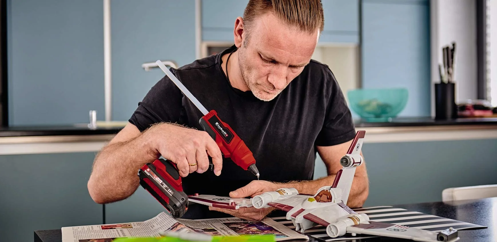 Einhell Akumulatorowy pistolet do klejenia na gorąco TE-CG 18 Li-Solo Power X-Change (Li-ion, 18 V, maks. 170°C, gotowy do użycia w 120 s, 5 sztyftów kleju, bez akumulatora i ładowarki)
